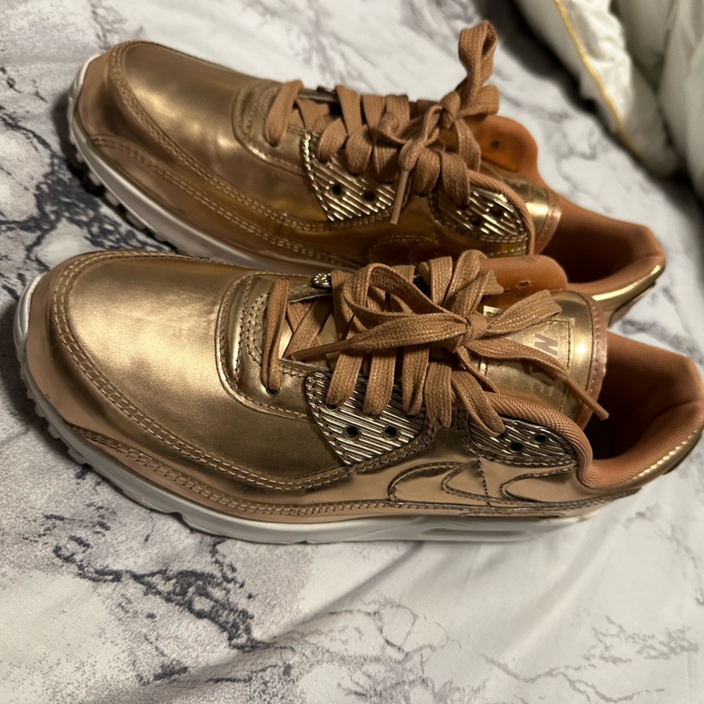 Rose Gold Nike air Max 90’s